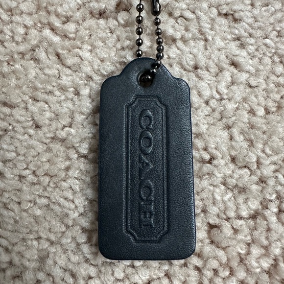 Authentic Navy Coach shoulder bag. - Picture 9 of 13